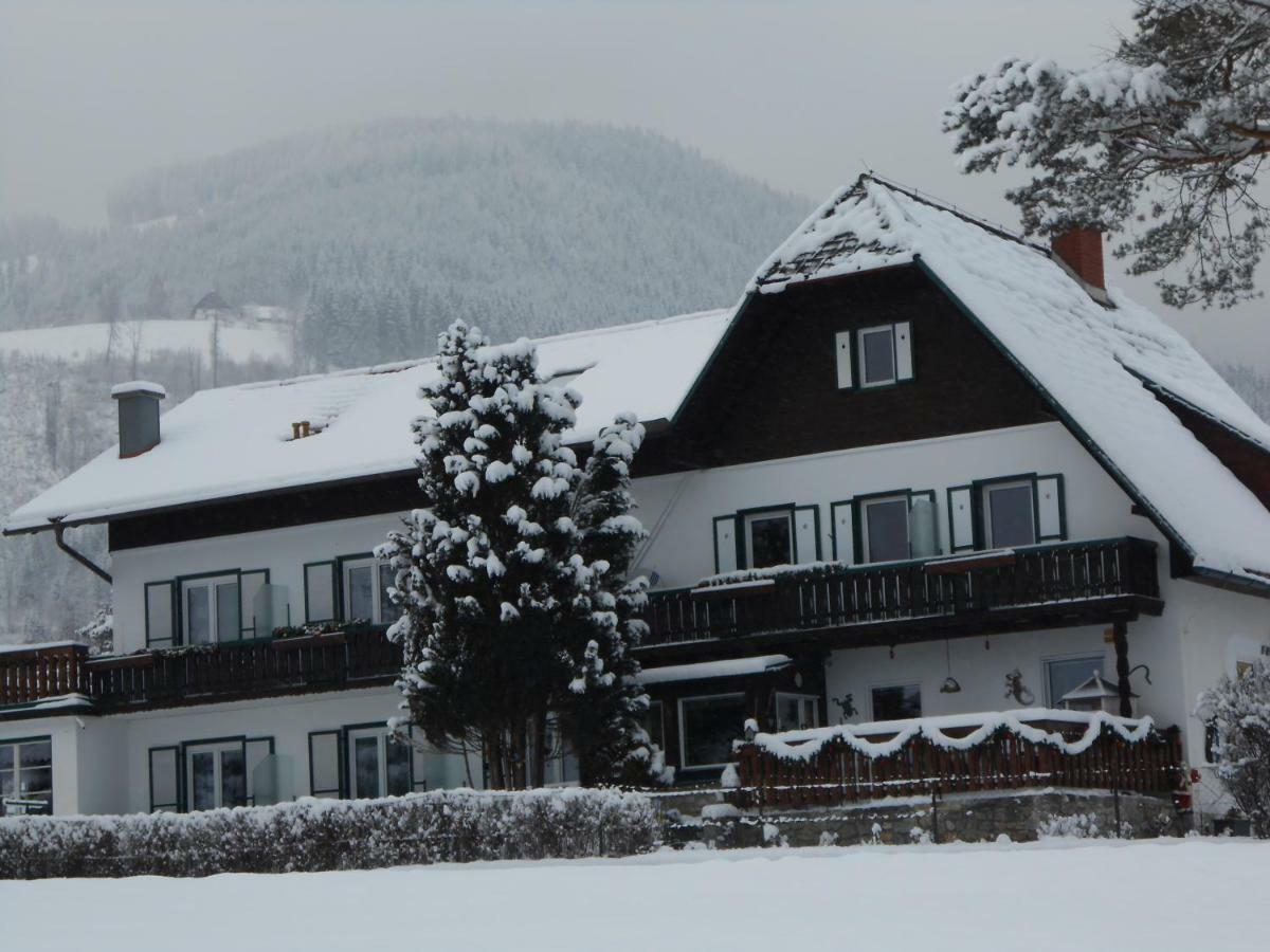 Pension Gierlinger Aflenz Kurort Екстер'єр фото